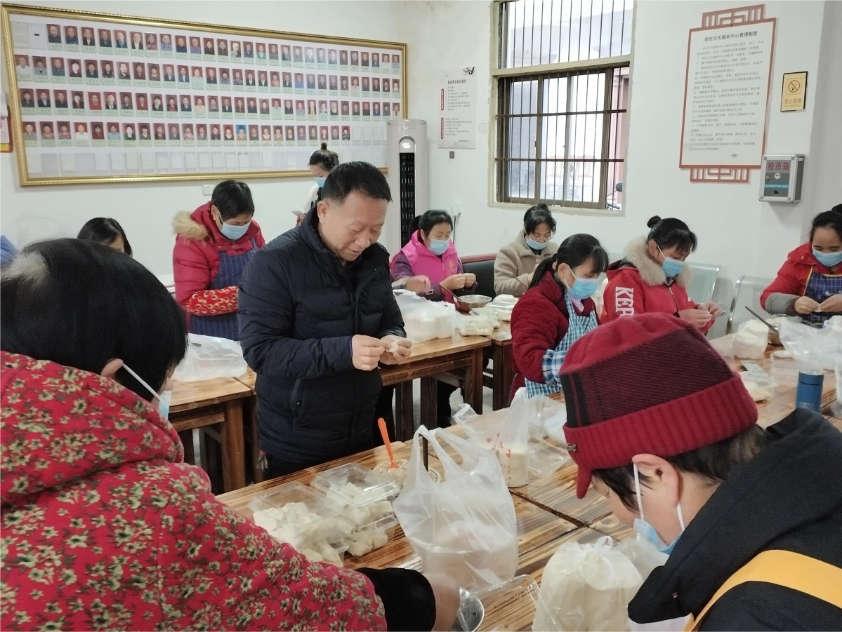 圖4.  備用  外來務(wù)工人員留義過年.jpg